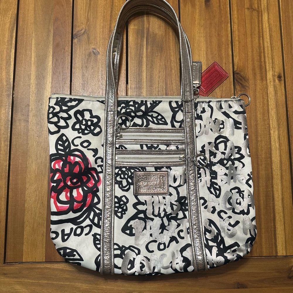 Coach Poppy White Canvas Floral Graffiti Glam Tote with Metallic Trim